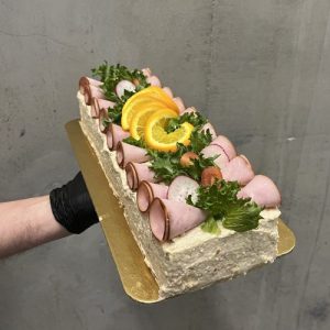 Kinkkuvoileipäkakku (L)